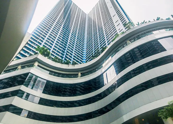 Apartment 2 Bedroom Penthouse Air Makati Gym Swim Park 300 Mbps