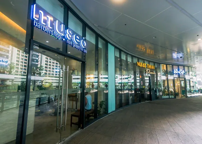 2 Bedroom Penthouse Air Makati Gym Swim Park 300 Mbps Apartment Manila