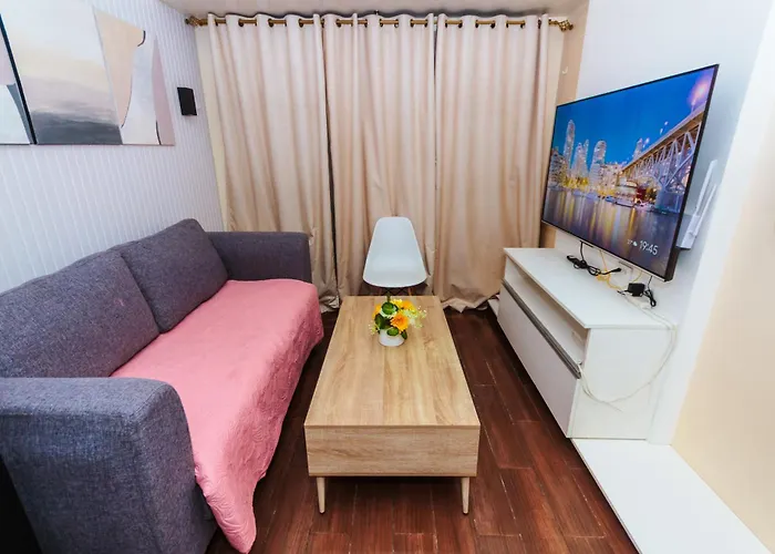 2 Bedroom Penthouse Air Makati Gym Swim Park 300 Mbps Apartment
