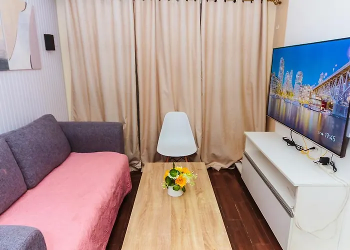 2 Bedroom Penthouse Air Makati Gym Swim Park 300 Mbps Apartment *
