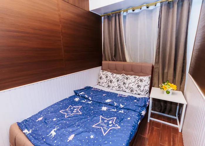 2 Bedroom Penthouse Air Makati Gym Swim Park 300 Mbps Apartment *