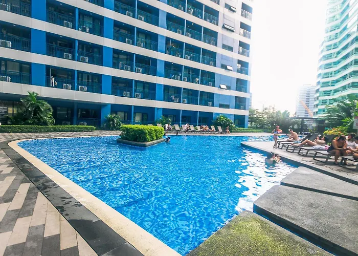2 Bedroom Penthouse Air Makati Gym Swim Park 300 Mbps