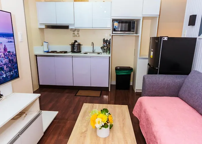 Apartment 2 Bedroom Penthouse Air Makati Gym Swim Park 300 Mbps *