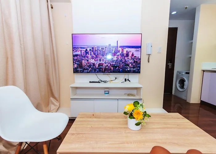 2 Bedroom Penthouse Air Makati Gym Swim Park 300 Mbps Apartment Manila
