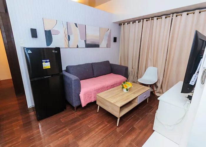 2 Bedroom Penthouse Air Makati Gym Swim Park 300 Mbps